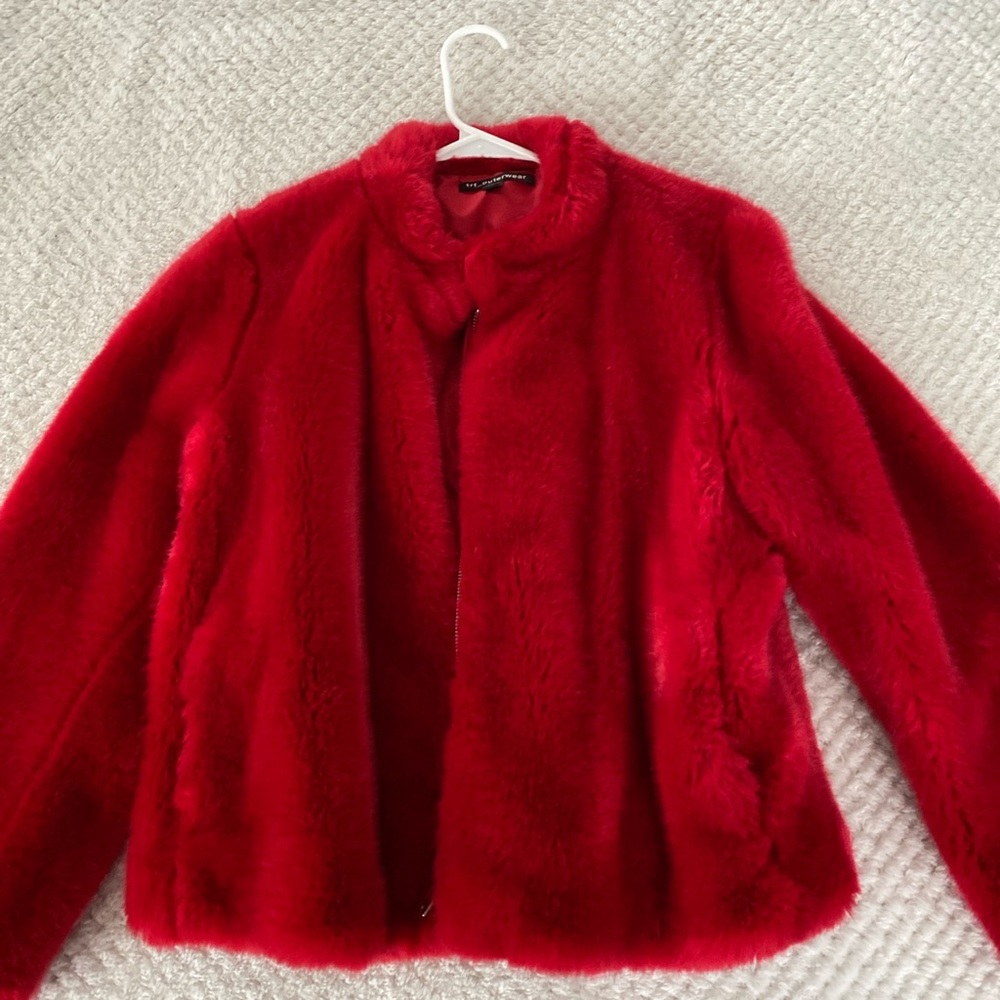 Faux fur Zara women’s jacket in bright red!